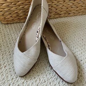 Toms women’s flats, size 7